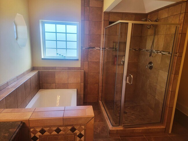 Building Photo - 305 Amalfi Dr