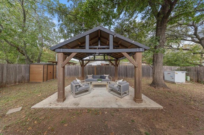 Building Photo - 5108 Emerald Forest Dr