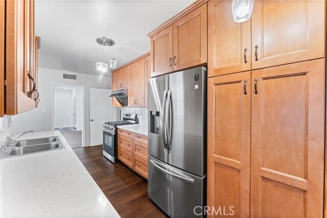 Building Photo - 311 N Dexford Dr
