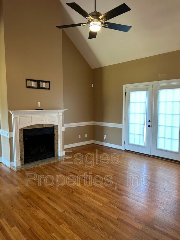 Building Photo - 304 Glenn Laurel Dr