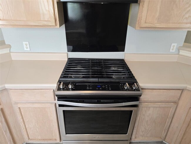 Building Photo - 4911 Edenbourgh Ln