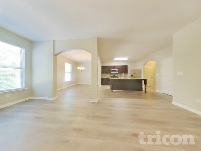 Building Photo - 177 Magnaview Dr