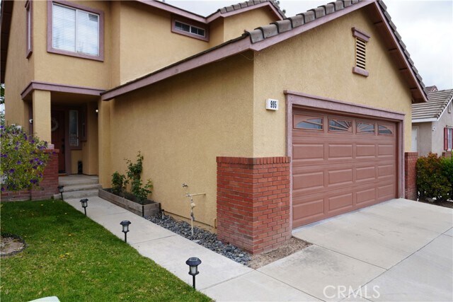 Building Photo - 995 Primrose Ln