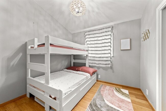 Building Photo - 28 W Inwood Forest Dr