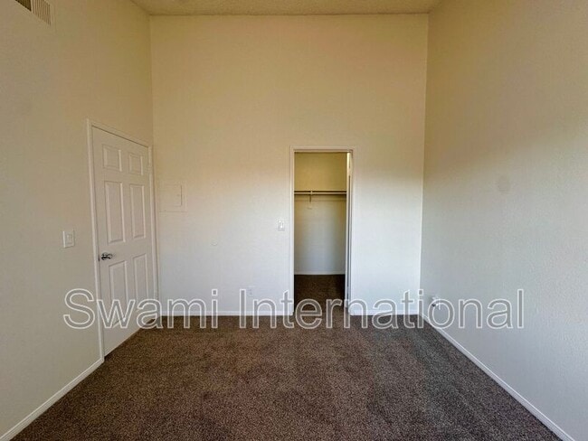 Building Photo - 14620 Berendo Ave