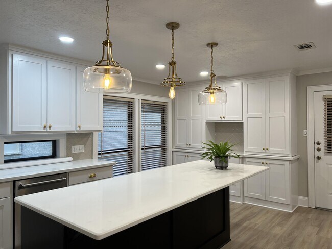 Building Photo - 4908 Spearman Dr