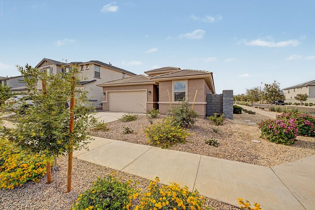 Building Photo - 4 bedroom 1 Story Home