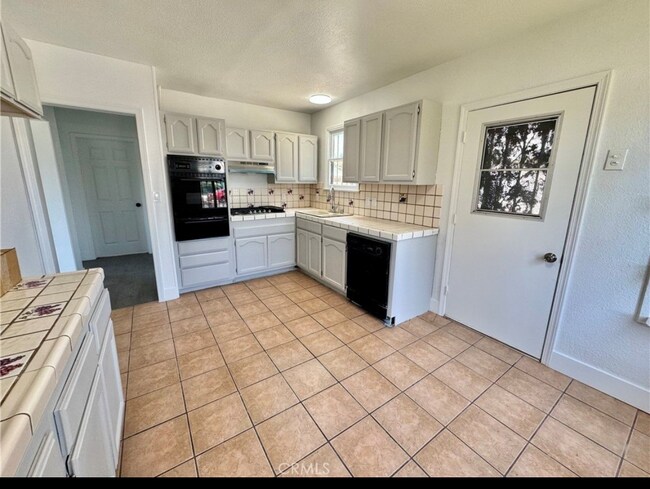 Building Photo - 249 S Matthisen Ave