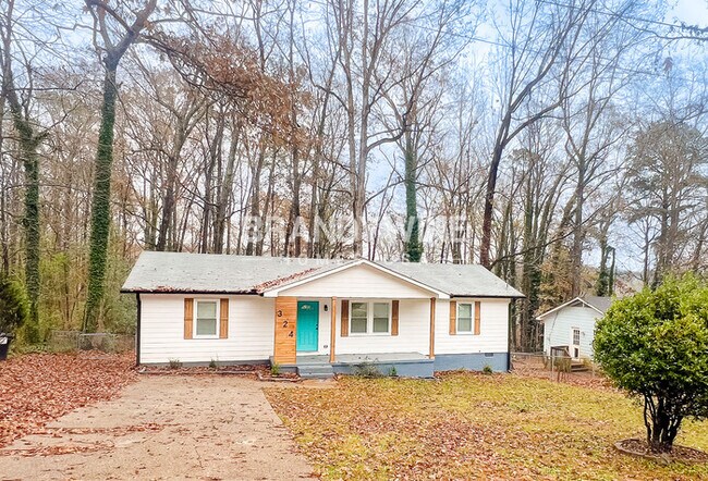 Primary Photo - 324 Laurel Ln