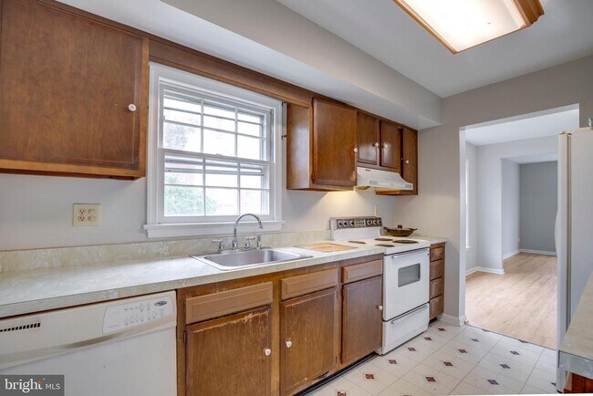 Building Photo - 322 Clay St