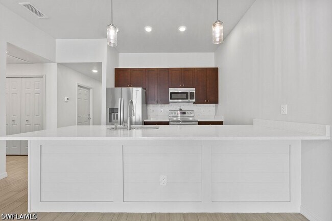 Building Photo - 3429 SW 8th Pl