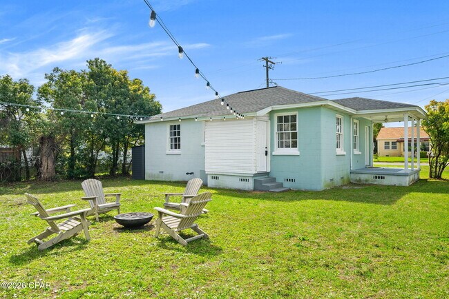 Building Photo - 1114 McKenzie Ave