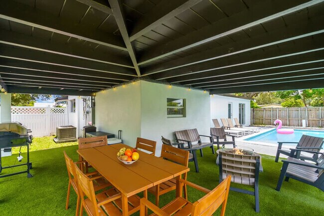 Building Photo - 7061 Coolidge St