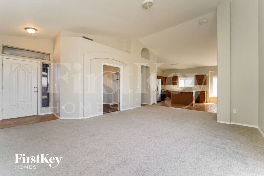 Building Photo - 5705 W Cortaro Crossing Dr