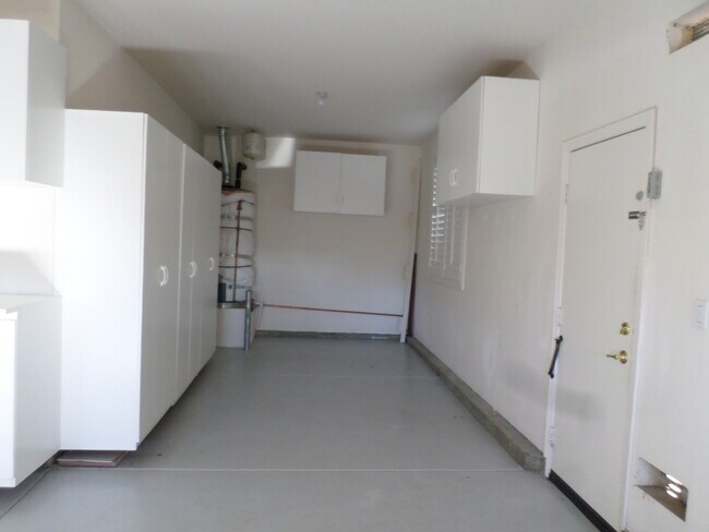 Building Photo - Gorgeous 4 bedroom 2.5 bath Temecula Home ...