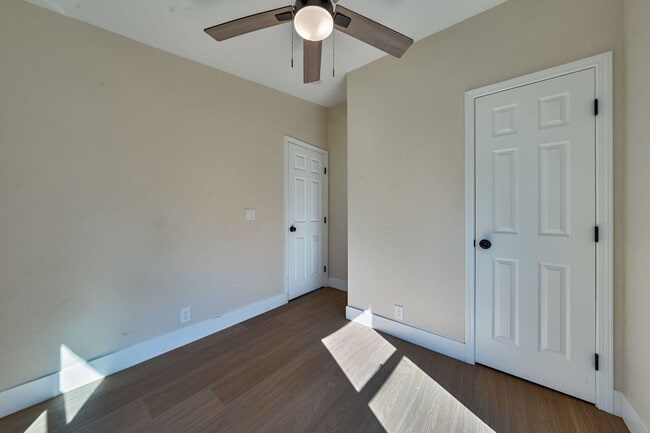 Building Photo - Charming 2-Bedroom Home with Updated Kitch...
