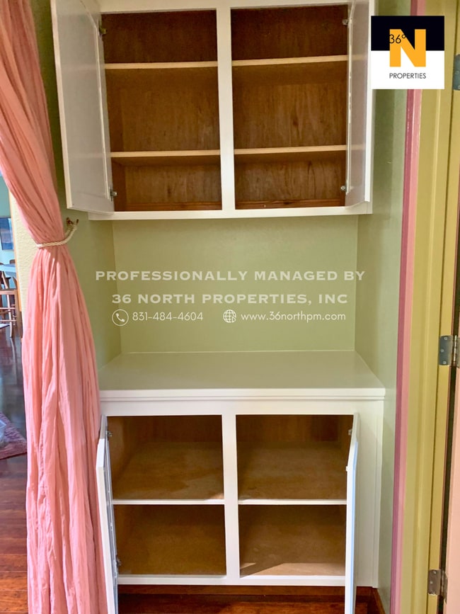 Building Photo - **Room For Rent In Share household**