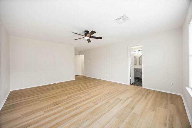 Building Photo - 1827 Cold River Dr