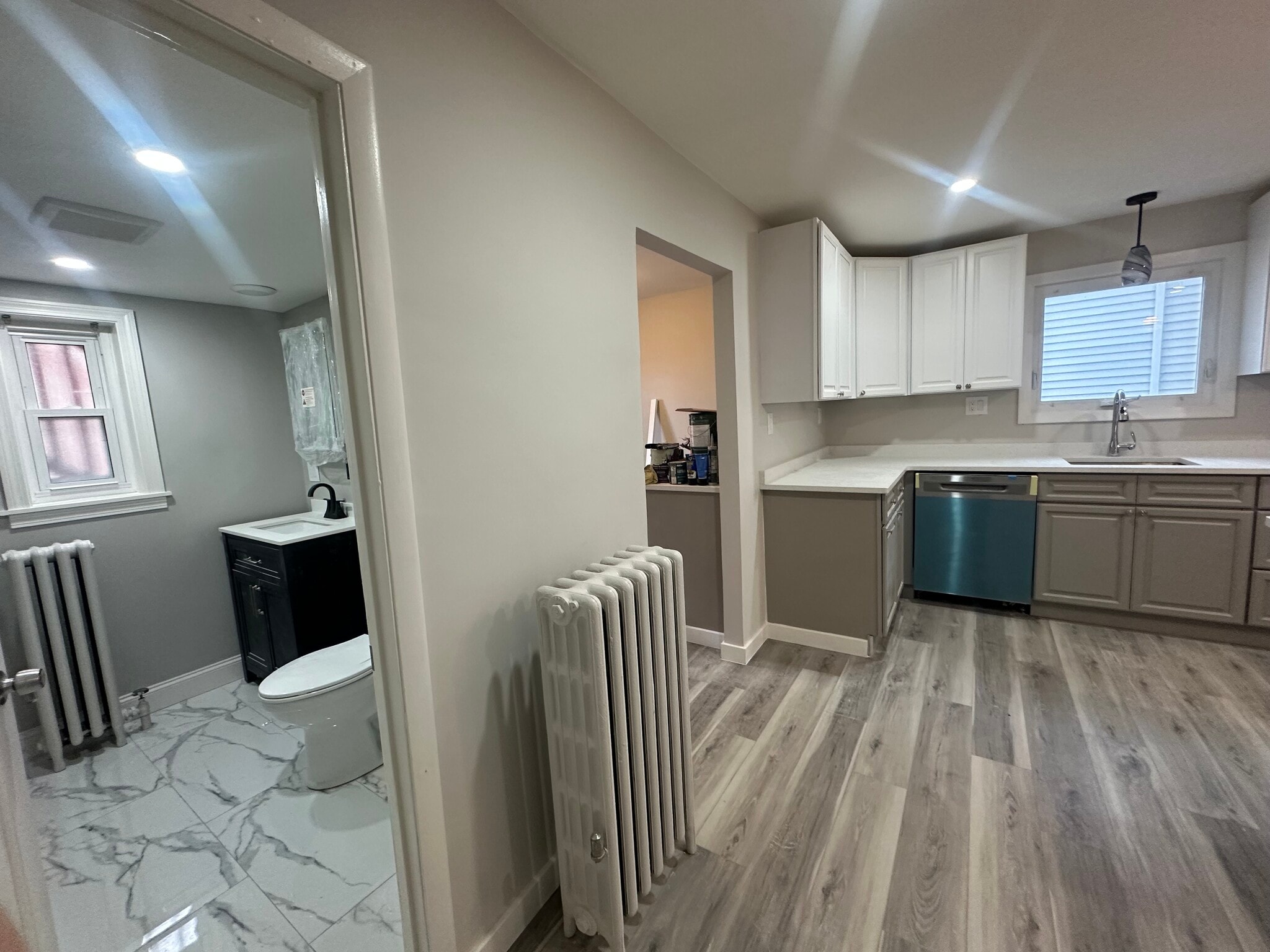 Building Photo - 13 Gladstone St