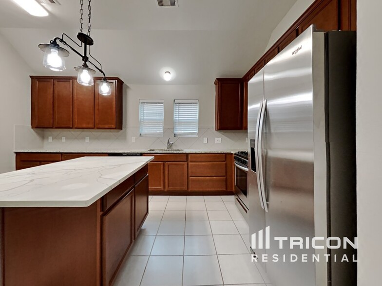 Building Photo - 13702 Sun Bear Ct