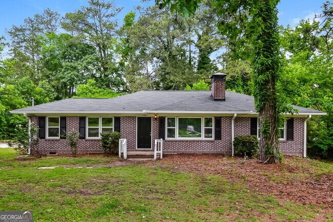Primary Photo - 1380 Bolton Rd NW