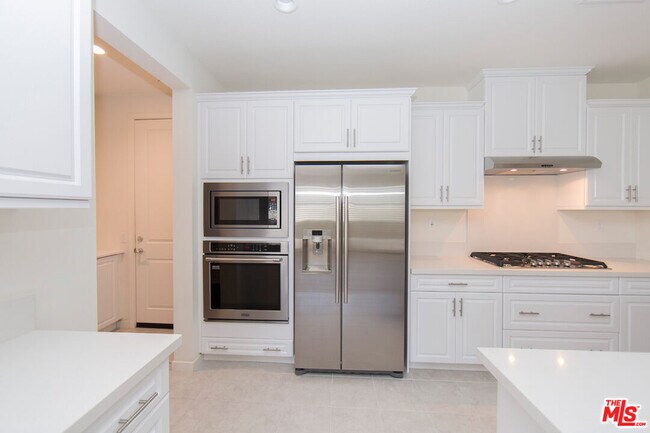 Building Photo - 10922 Mesa Ct