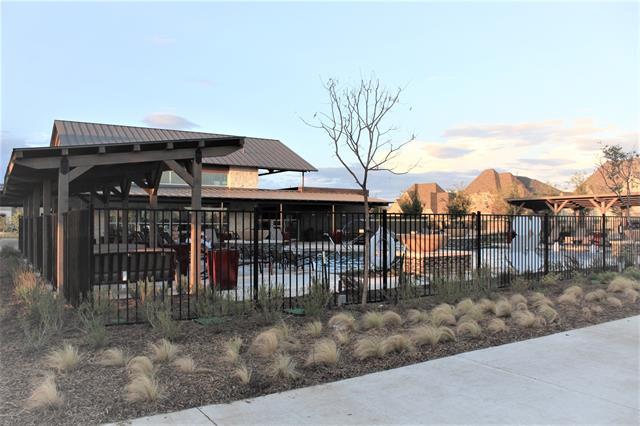 Building Photo - 2020 Overton Park Dr