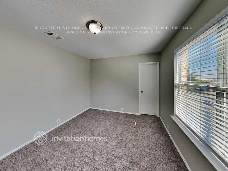 Building Photo - 1813 Desperado Rd