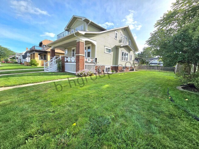 Building Photo - 7413 23rd Ave