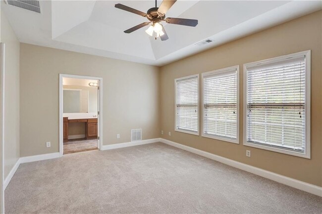 Building Photo - 5060 Windcrest Ln