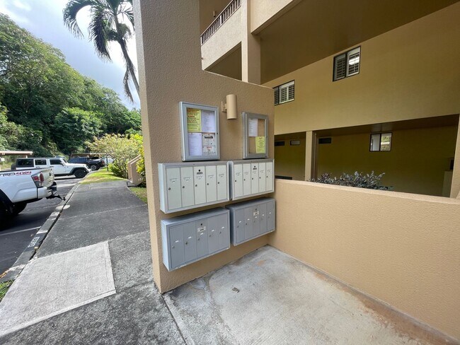 Building Photo - Beautiful 2 bedroom, 2 bath townhome