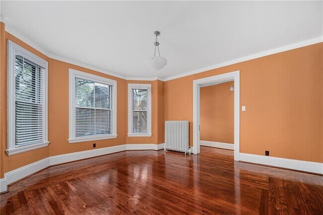 Building Photo - 22 Sycamore St