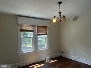 Building Photo - 209 Grayling Ave