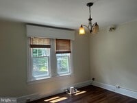 Building Photo - 209 Grayling Ave