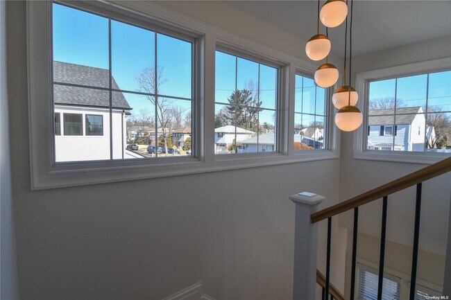 Building Photo - 1 Madison Pl