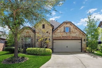 Building Photo - 931 Abelia Ave