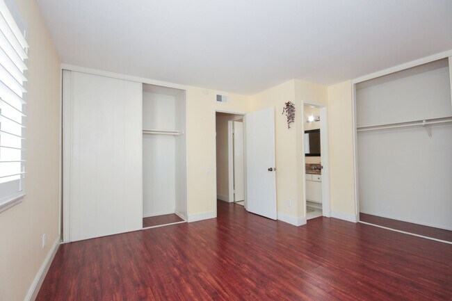 Building Photo - Stylish Corsican Village Retreat with Garage, Patio & Modern Convenience