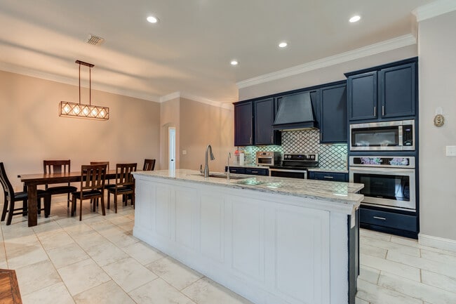 Building Photo - 6905 91st St