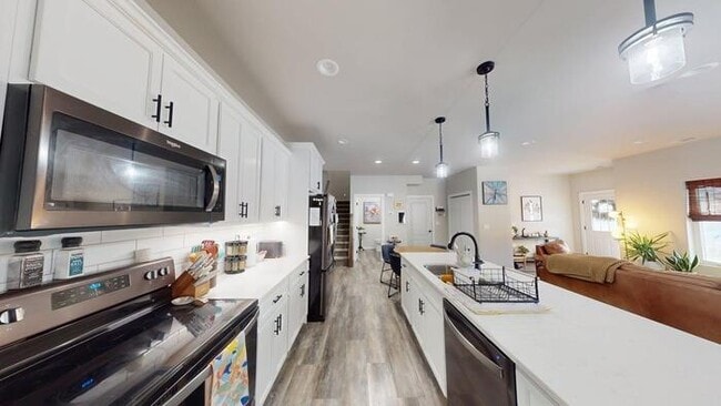 Building Photo - 730 Compass Lp