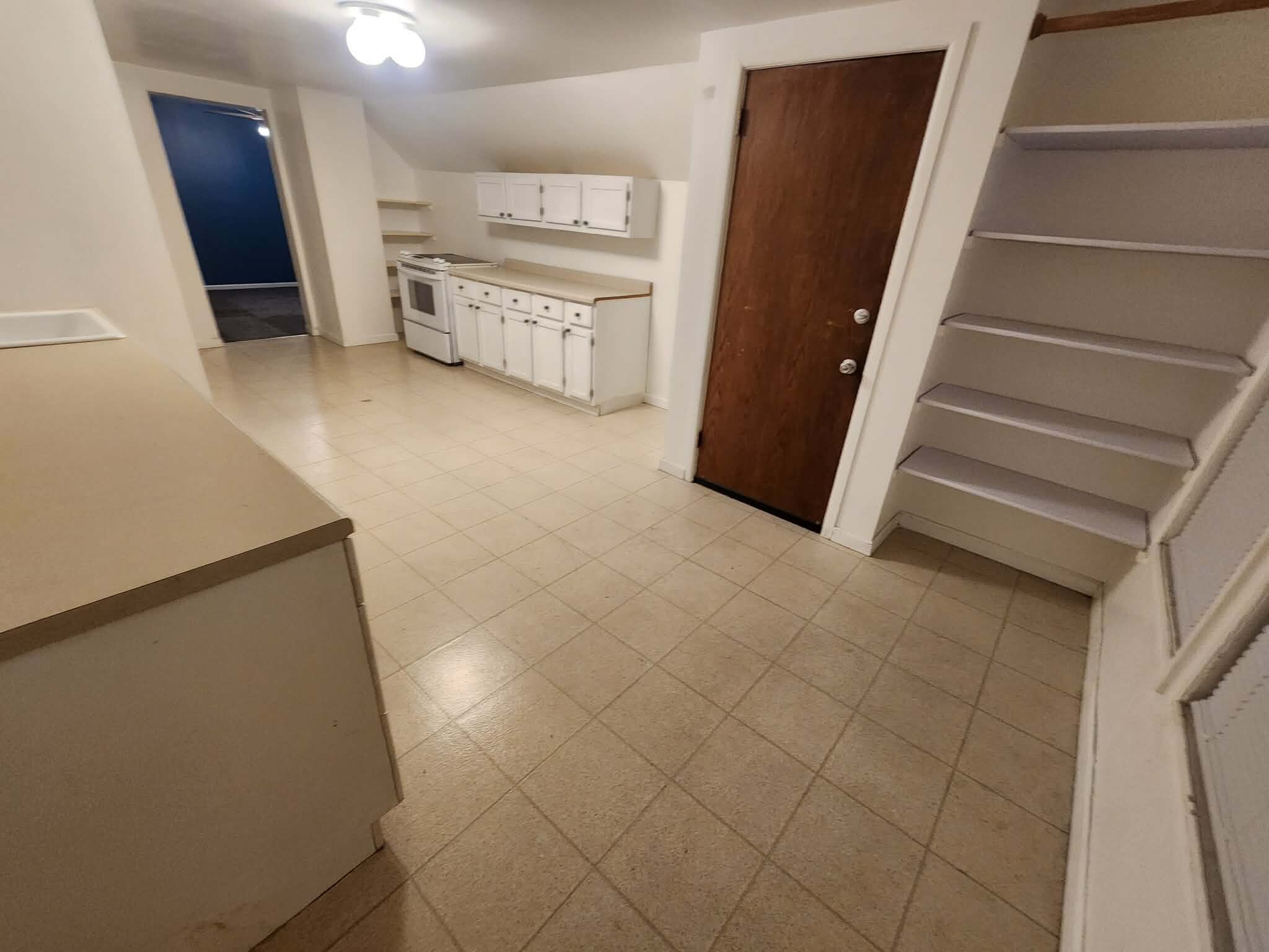 Building Photo - 2555 S 68th St