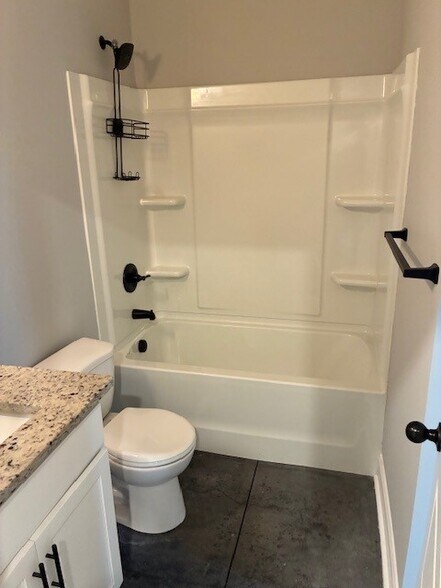 Building Photo - 744 Gracey Ave