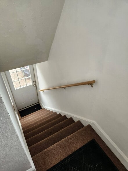 Building Photo - 23246 Alexander Rd