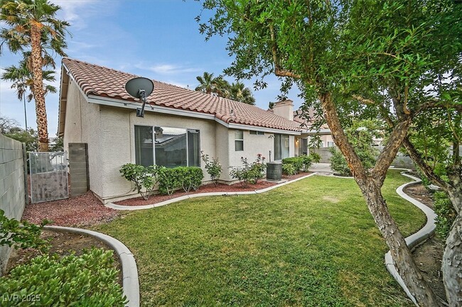 Building Photo - 2970 Seasons Ave