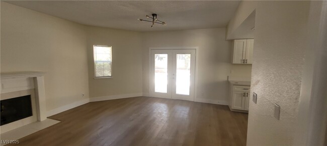 Building Photo - 7237 Chesterton Dr