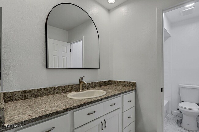 Building Photo - 4828 Ballerina Dr