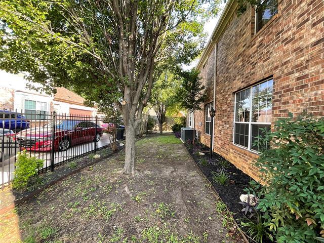 Building Photo - 1213 Vistawood Dr