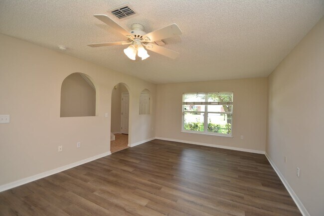 Building Photo - Spacious 4-Bedroom Retreat with Modern Comforts
