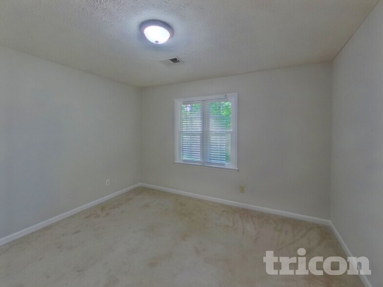 Building Photo - 107 Marks Style Rd