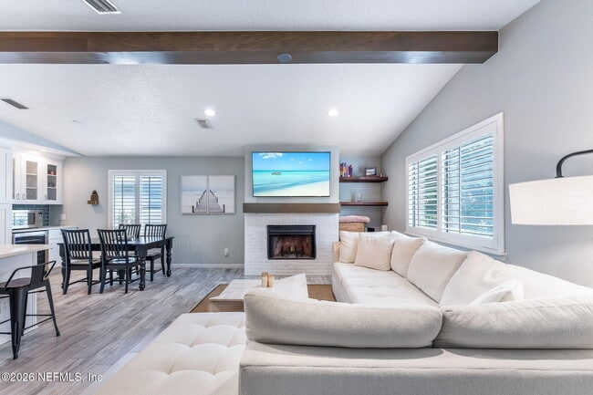 Building Photo - 1170 19th St N