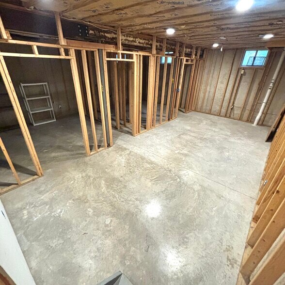 Building Photo - 15205 Wacousta Rd